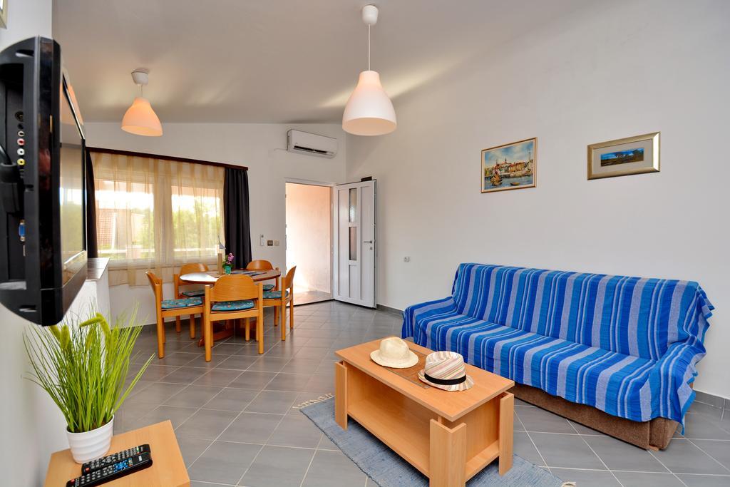 Apartment Marijana Vir Eksteriør bilde