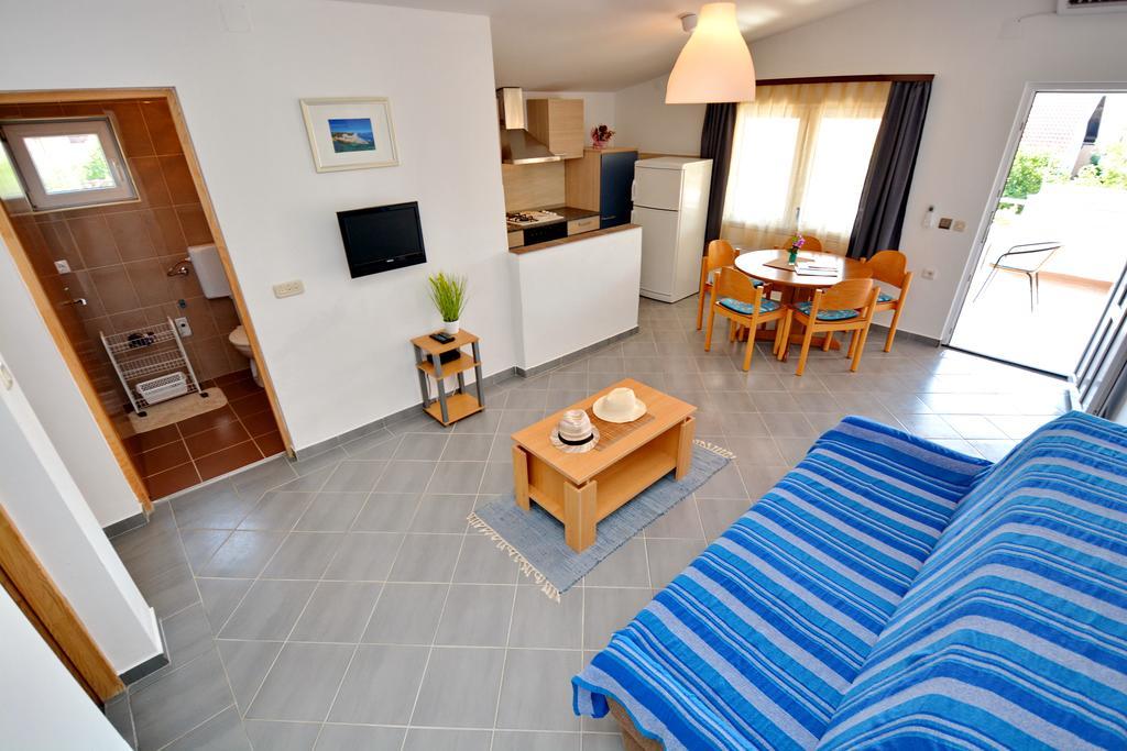 Apartment Marijana Vir Eksteriør bilde