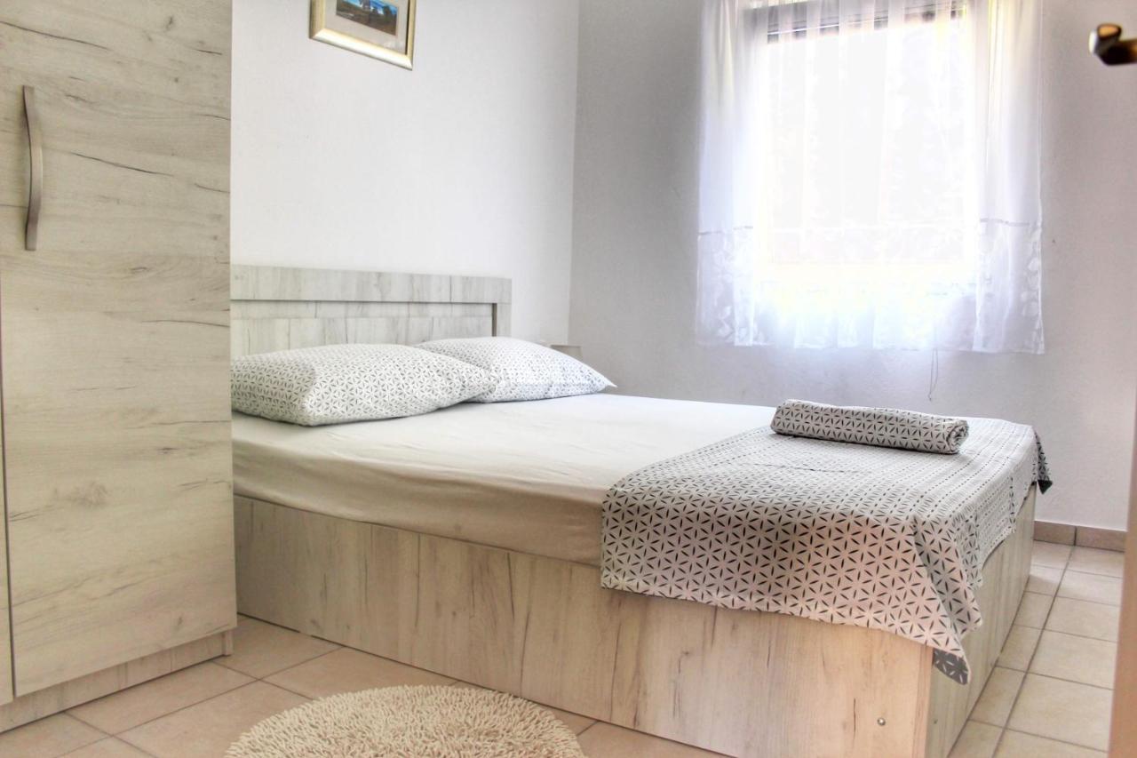 Apartment Marijana Vir Eksteriør bilde